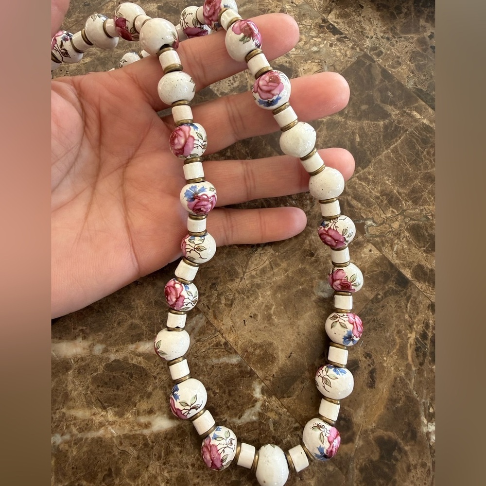 1970 Porcelain Beads Necklace - Picture 5 of 8